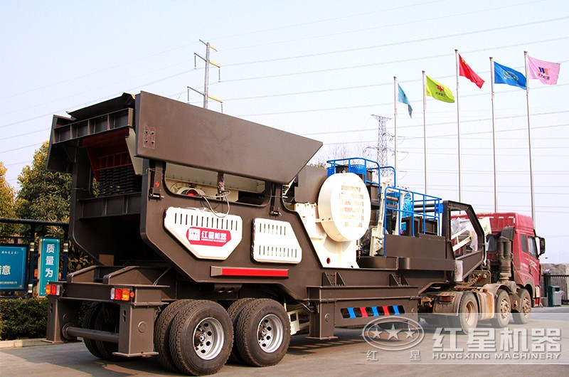時產200噸小型移動破碎車，配顎破機，發(fā)往湖北市場