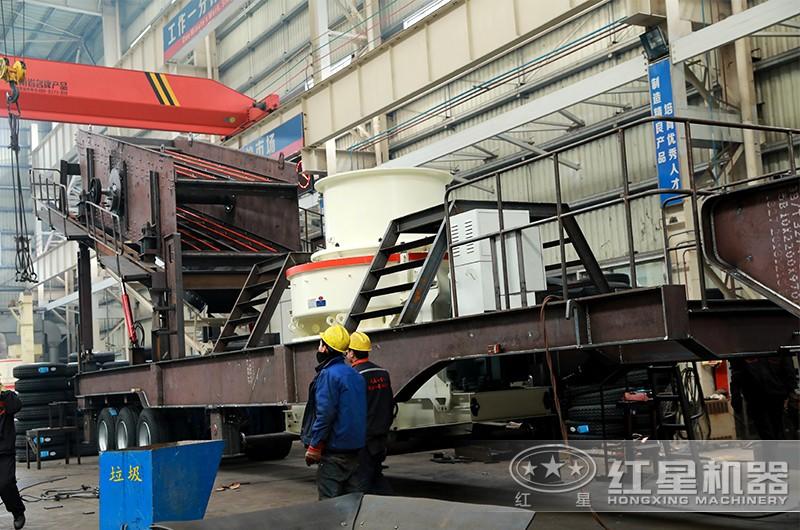 時產200噸小型移動破碎車，配制砂機，專業(yè)廠家，價格實惠