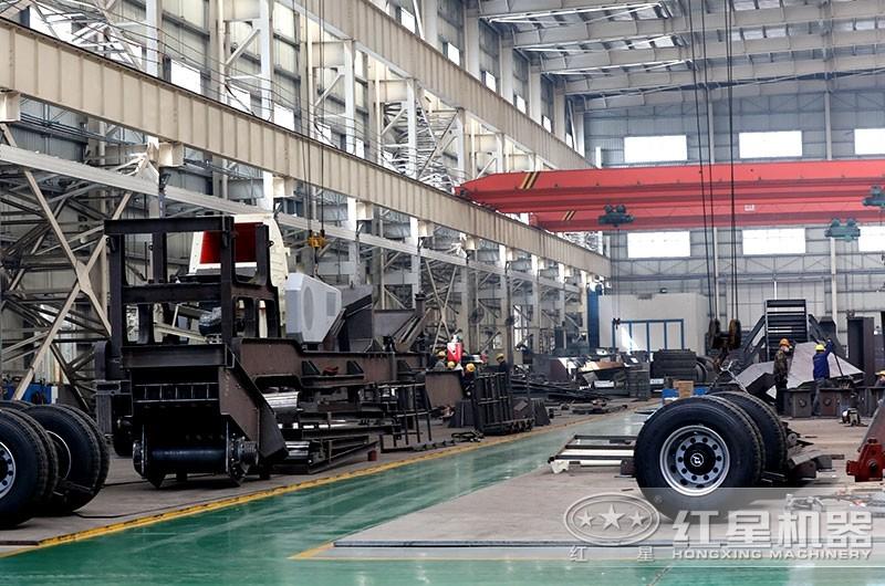 可流動的全自動錘式粉碎機車間生產(chǎn)，工匠精神，性能優(yōu)良