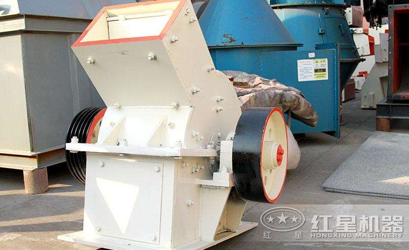 小型錘式破碎機(jī)，體積小，易移動