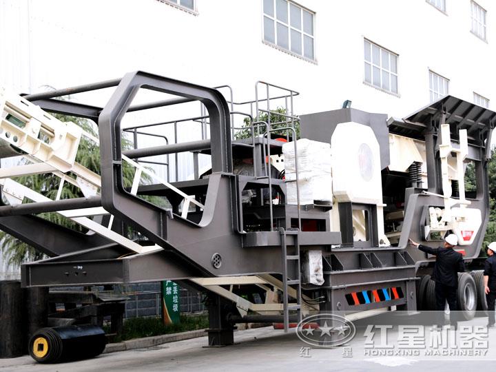 輪胎移動破碎站配鄂式破碎機，時產50-500t/h