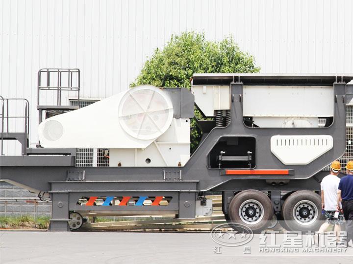 客戶到場參觀輪胎移動破，七大模塊，多種組合，滿足用戶需求