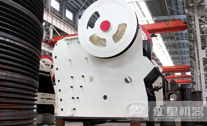 PE顎式破碎機(jī)產(chǎn)量1-2200t/h，排料口10-350mm