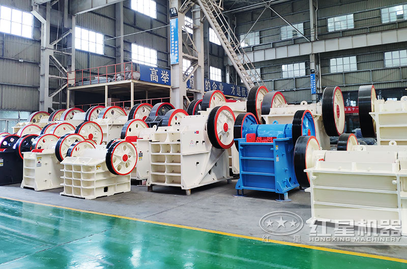 鄂式破碎機(jī)實拍，粗碎力度強(qiáng)